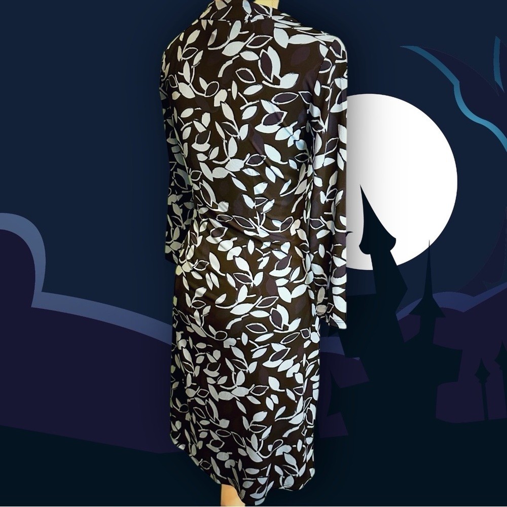 BCBGMaxAzria ‘Adele’ Wrap Dress in “Pacific Blue Combo” Leaf Pattern Size XS - Picture 9 of 11